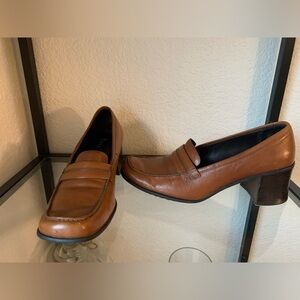 Bass “Joie” Dark Tan Leather Upper Block Heel Loafers Caramel Natural Size 9.5M